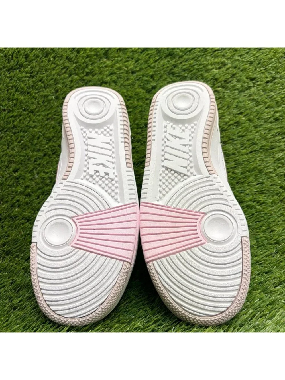 Nike Gamma Force Womens Size 8 White Pink Athletic Leather Shoes Sneakers